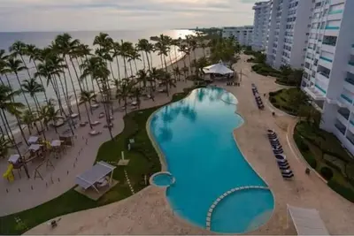 Image de Beautiful apartment with two swimming pools.