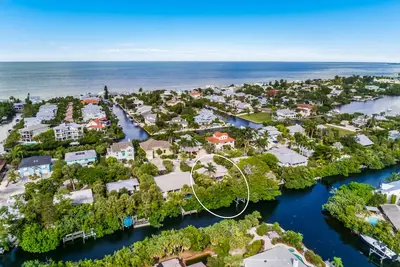 Image de Canal Front Home with Private Dock, 4 Blocks to Beach!