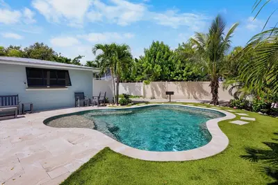 Image de Canalfront Retreat with Saltwater Pool and Private Dock