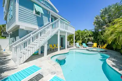 Image de North End of Anna Maria Island! Private pool, great location.