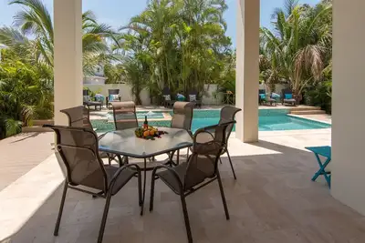Image de Steps to the Beach! Private Pool, Pet Friendly!