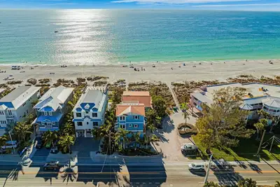 Image de Direct Gulf Front Home! Bring Your Family! Private Pool, Spa, Volleyball Court