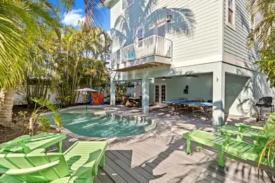 Image de Private Pool, Ping Pong and Foosball! Views of the Bay!