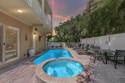Image de Gulf & Bay Views, Pool, Spa, Game Zones, Elevator, Rooftop Deck, Steps to Beach