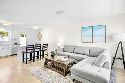 Image de Short stays available! Located on North End of Island.