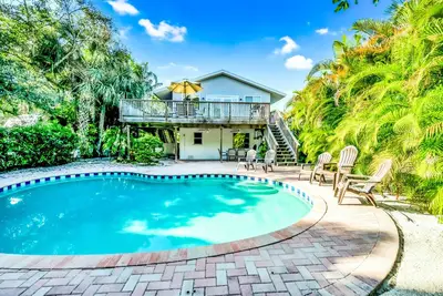 Image de Private Home with Pool, Outdoor Dining Area with Bbq! Close to Beach and Pine Av