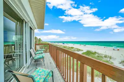 Image de Beachfront Condo near Bridge Street