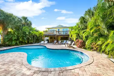 Image de Pet Friendly Private Home with Heated Pool, Close to Shopping