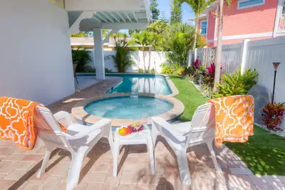Image de Renovated Beach Home with Private Pool, Spa and Outdoor Bar! Near Beach! - Pinea