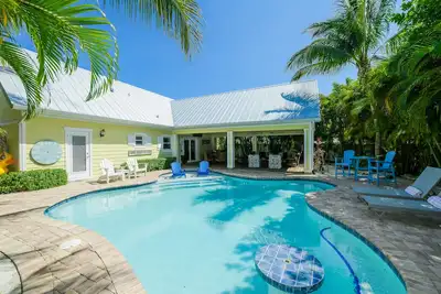 Image de Single Level Beach Home, 5 Minutes to the Sand! Private Heated Pool