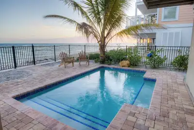 Image de Bayfront Home with Beach Access and Pool! - Beach House 404