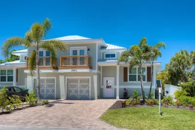 Image de Private Duplex! Minutes to the Beach, Shopping, Dining! - Key Lime Cottage