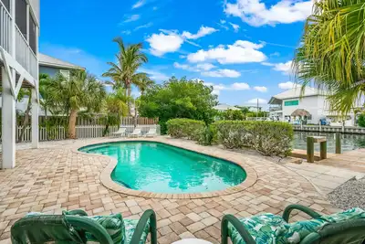Image de Canal Front Home with Boat Dock and Private Pool! Short Walk to the Beach! - Vil