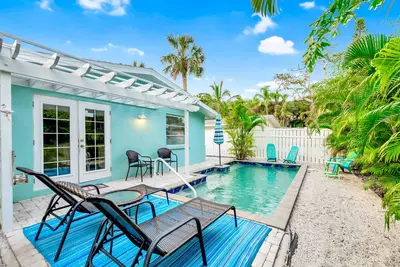 Image de Family-Friendly Getaway with Pool, Steps from the Beach! - Blue Oasis