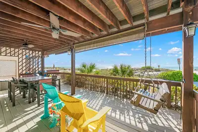 Image de Sitting on the Sand! Private Patio with Direct Beach Access!
