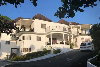 Image de Upscale, Large country estate overlooking Spring Valley & the Caribbean Sea