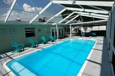 Image de Big Lanai/Pool House-Bbq/Near Beach/Waterpark/Downtown/Shop/Lake/Pinellas Trail!