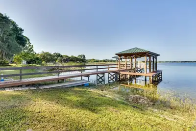 Image de Lakefront Tavares Home w/ Deck, Patio & Dock!