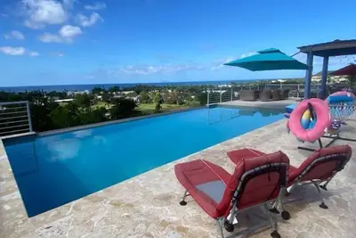 Image de Ocean View Villa with Infinity Pool, Hot Tub & Fire Pit; 5 Min from Beach