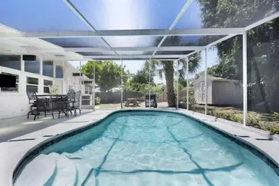Image de Brand new pool home 2 miles to Siesta beach