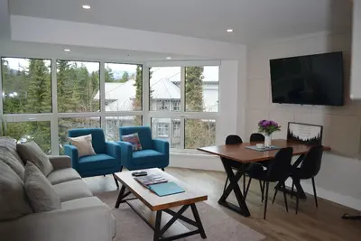 Image de Base of Blackcomb Condo - You Can't Get Much Closer to the Mountain!