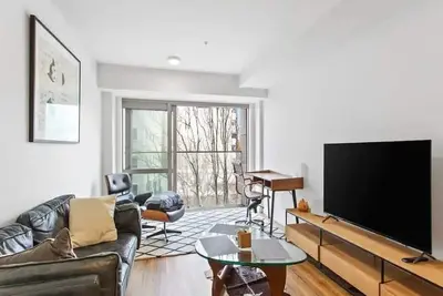 Image de Central Modern Apartment with Remote Working Space