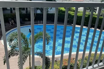 Image de Luxurious Condo overlooking the pool