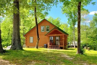 Image de Scenic Hilltop Cabin on Tn River w Firepit, Grill, Wifi, Full Kitchen, H2o views