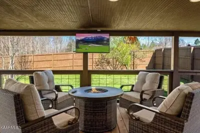 Image de Laurelwood Retreat: Rents To Four Only, Beautiful View of Cove Mountain.