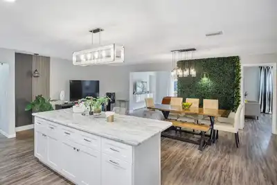 Image de Big Modern Home near the Beaches Hospitals Shopping Patio Garden View