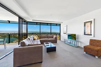 Image de Two Bedroom Stunning River apartment in Circle on Cavill!
