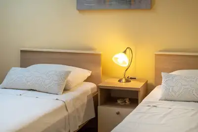 Image de Appartement d'une chambre avec air conditionné Split (A-7596-a)