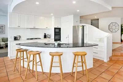 Image de Stunning Mooloolaba Waterfront Home -10 guests Zb1