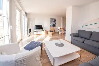 Image de Ein Ferienhaus mit ca. 120 m² Wohnfläche, Terrasse und Großem Garten