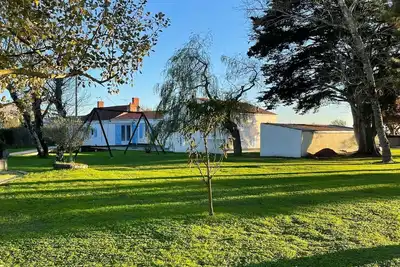 Image de Maison mitoyenne avec vue sur les marais et terrain de petanque!