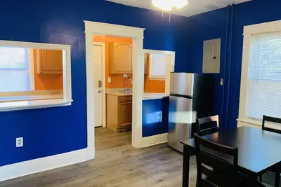 Image de Royalty Homes - College Style 3 bedroom Apartment