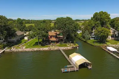 Image de Sandy Shore Beach House:  Lake Minnetonka