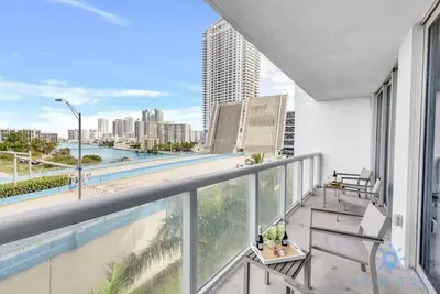 Image de Pool | Apartment w/ Balcony - Gym - Near Beach