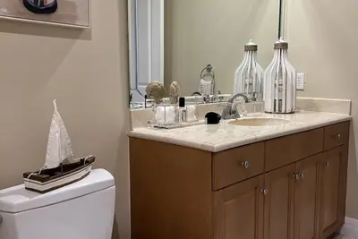 Image de 3 Bedroom + Den 3 1/2 Bathrooms Available for rent in Miromar Lakes. <br>