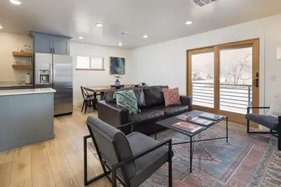 Image de Near Downtown Stylish 2br With Amazing Patio - 6