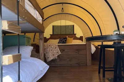 Image de River-Front Wagon Glamping- The Dogwood