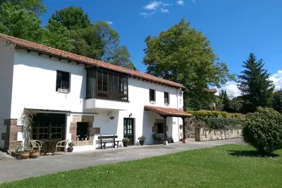 Image de Superb 3 Bedroom Rural House in the Centre of Historic Puente Viesgo