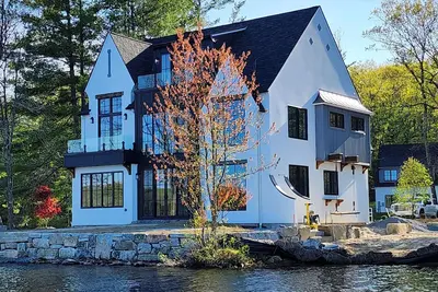 Image de Vrbo Top 10 - Copley's Lakefront Cottage and Guest House on its own Peninsula