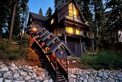 Image de Luxury Tahoe Treetop Getaway: 4br, 3ba, Rec Room & Loft – Cleaning Fees Covered!