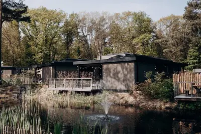 Image de This amazing Eco-Lodge designed by an architect is highly luxurious and completely furnished for six persons.