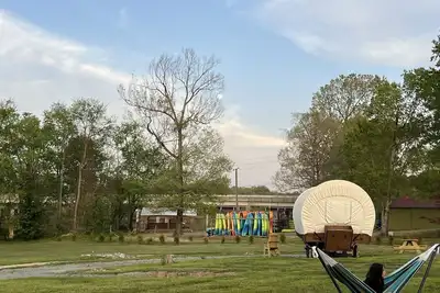 Image de River-Front Wagon Glamping- The Dogwood