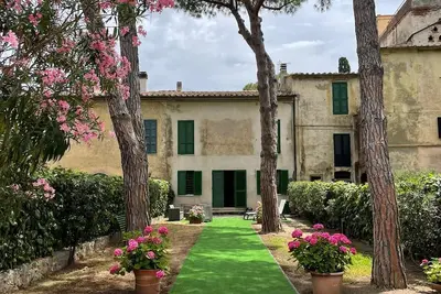 Image de The Ancient Farmhouse of the 1800s