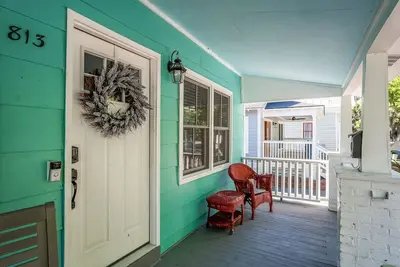Image de Cozy Downtown Cottage - 0. 7 mi walk to downtown!