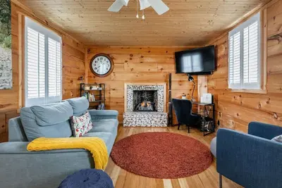 Image de Cozy 2-bedroom Cottage with Access to Bantam Lake