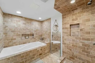 Image de Magical Forest Escape! 4br cabin w/pool + hot tub